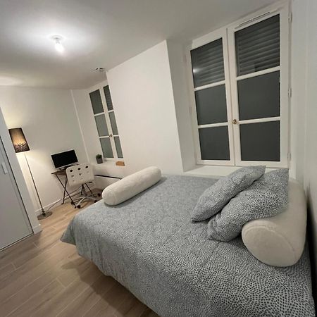 Chambre Chez Habitant Douche Wc Prives - Calme - Terrasse Saint-Germain-en-Laye Exterior photo